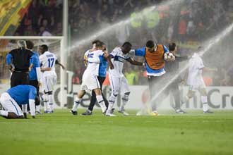 Los aspersores impiden la celebración final del Inter