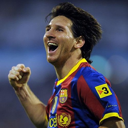 Messi se recrea en La Romareda