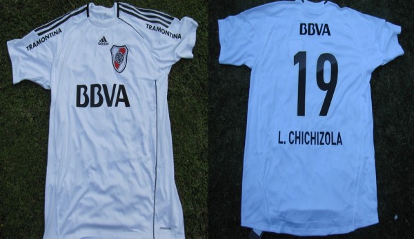 buzos-de-arquero-de-river-bbva-rojos-y-blancos-utileria-_MLA-F-3234191945_102012.jpg