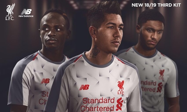 El Liverpool FC presenta la tercera equipación 2018-2019 a través de PES 2019